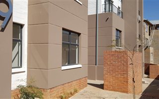 3 Bedroom Apartment in Wilgeheuwel