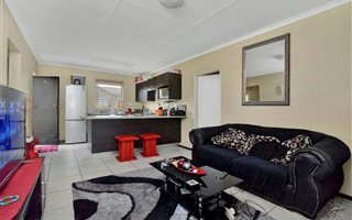 2 Bedroom Apartment in Honeydew