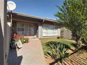 2 Bed Townhouse in Riebeeckstad