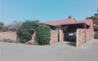 2 Bedroom Townhouse in Eldoraigne