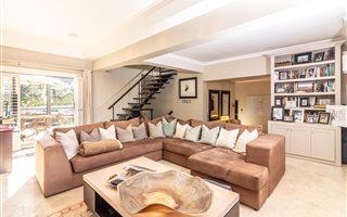 5 Bedroom House in Noordhoek