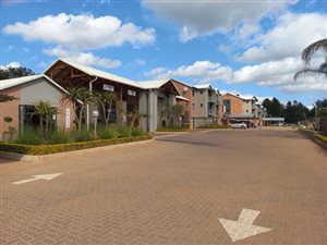 2 Bed Apartment in Roodeplaat
