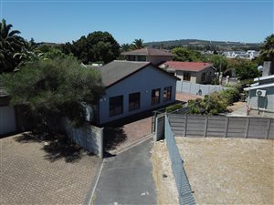4 Bed House in Amandelsig