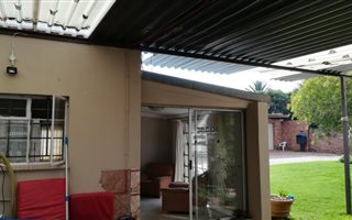 2 Bedroom Apartment in Selection Park
