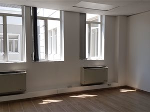 39 m² Commercial space in Illovo