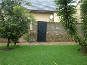 2 Bedroom Townhouse in Bonaero Park