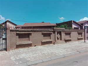 2 Bed House in Saulsville