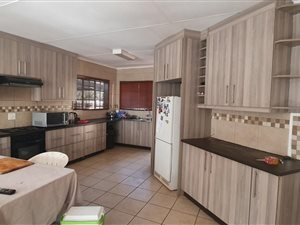 4 Bed Townhouse in Doringkruin