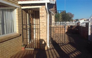 3 Bedroom House in Kanana