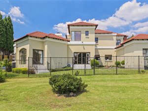 3 Bed House in Eagle Canyon Golf Estate