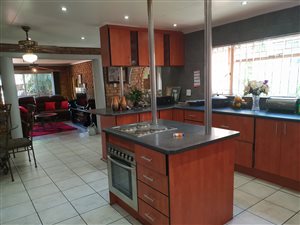 4 Bed House in Dersley
