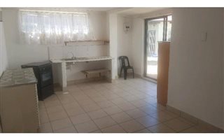 1 Bedroom Garden Cottage in Kensington