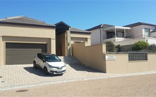 5 Bedroom House in Big Bay