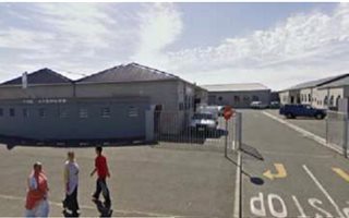 150 m² Commercial space in Retreat