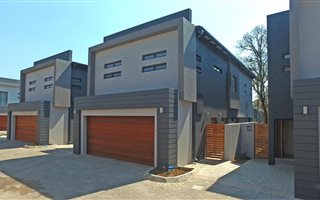 3 Bedroom Cluster in Bryanston