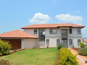 4 Bed House in Aqua Vista