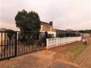 5 Bed House in Bosmont