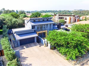 3 Bed House in Ebotse Estate