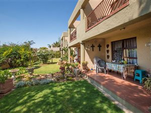 2 Bed Townhouse in Helderkruin