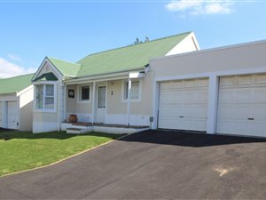 2 Bed Townhouse in D Urbanvale
