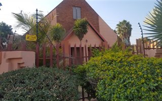 3 Bedroom House in Penina Park