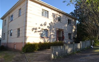 6 Bedroom House in Berea