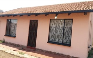 2 Bedroom House in Tsakane