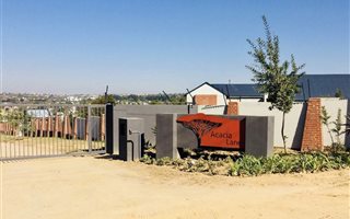 1 ha Farm in Kyalami AH