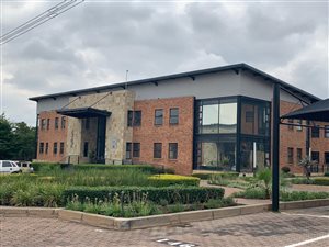 195 m² Commercial space in Paulshof