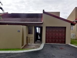 3 Bed Townhouse in Hibberdene