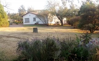 2 Bedroom Garden Cottage in Blue Hills
