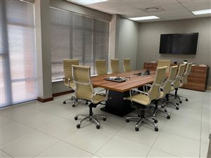 550 m² Office Space in Irene