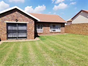 3 Bed Duet in Thatchfield