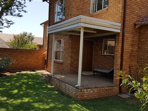 3 Bed Townhouse in Honeydew Ridge