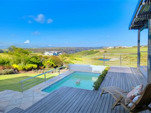5 Bed House in Oubaai and surrounds