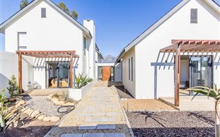 5 Bedroom House in Pearl Valley