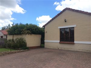 2 Bed Townhouse in Bloubosrand