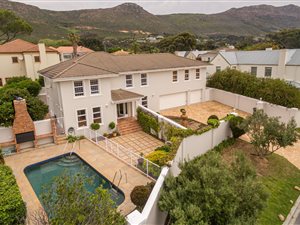 3 Bed House in Silvertree Estate