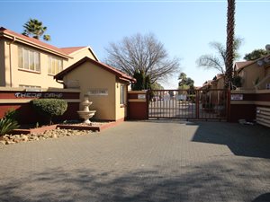 2 Bed Apartment in Lakefield