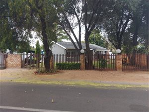 3 Bed House in Geelhoutpark
