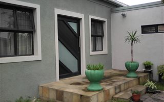 4 Bedroom House in Rondebosch East