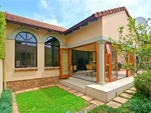 2 Bed Simplex in Thornhill Estate