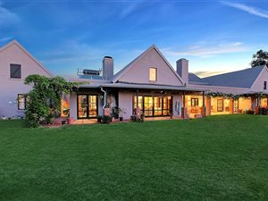 4 Bed House in Waterfall Equestrian Estate