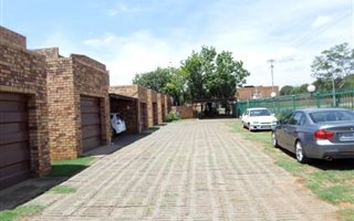 3 Bedroom Duplex in Wierda Park
