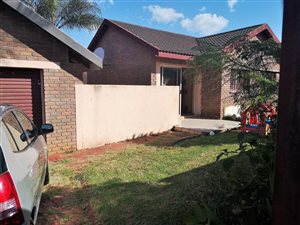 3 Bed House in Colts Hill