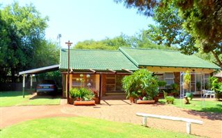 2.7 ha Farm in Rietfontein