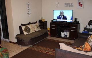 3 Bedroom House in Eikenbosch
