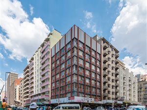 Bachelor apartment in Joubert Park