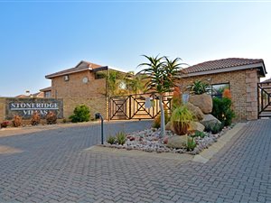 3 Bed Duplex in Honeydew Ridge