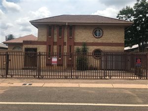 10 Bedroom House in Clydesdale